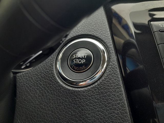 2017 Nissan Rogue SL photo 16