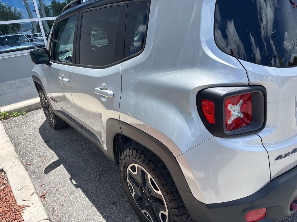 2017 Jeep Renegade Trailhawk photo 3