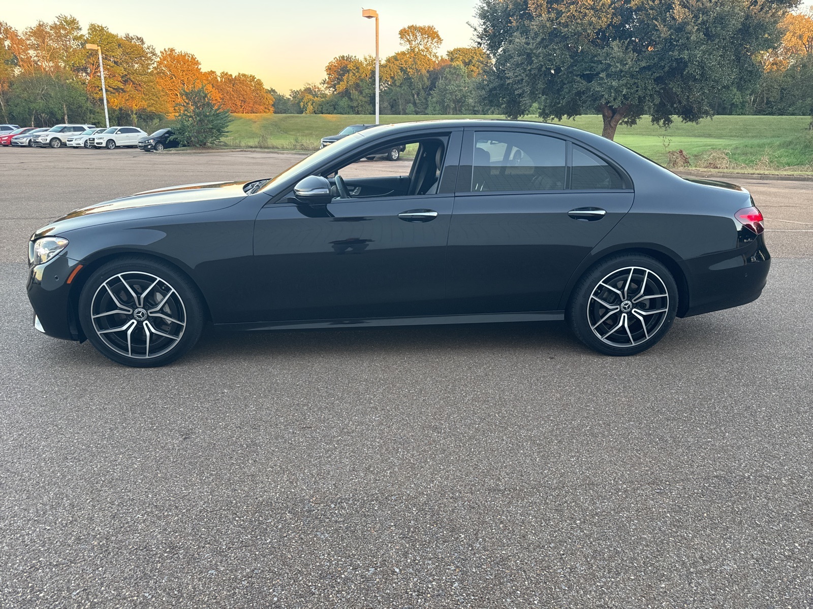 2022 Mercedes Benz E 350 photo 4