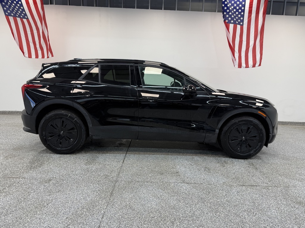 2025 Chevrolet Blazer EV photo 3