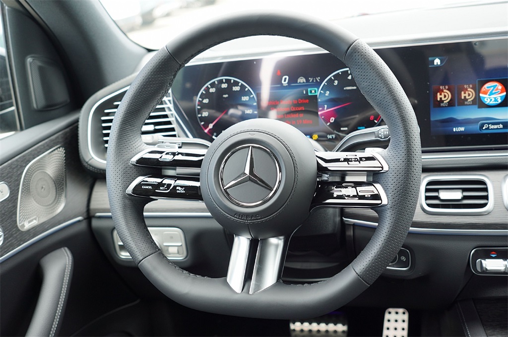 2026 Mercedes Benz GLS 450 4MATIC photo 14