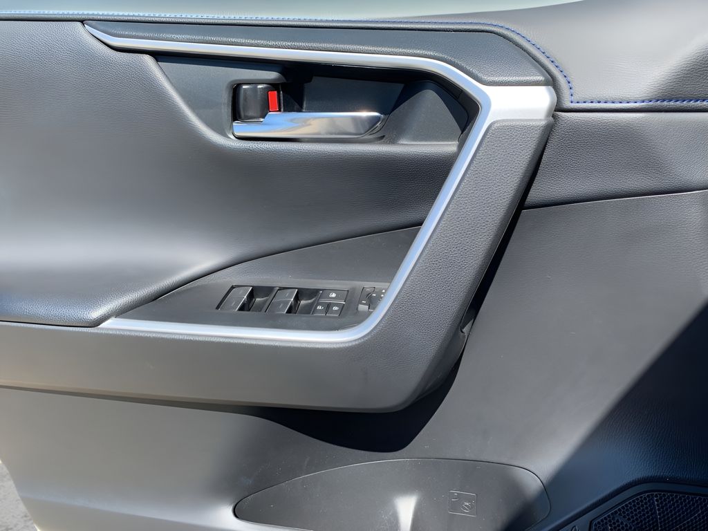 2022 Toyota RAV4 Hybrid XSE photo 7