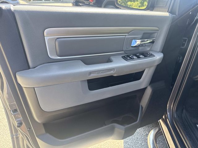 2016 Ram 1500 SLT photo 19