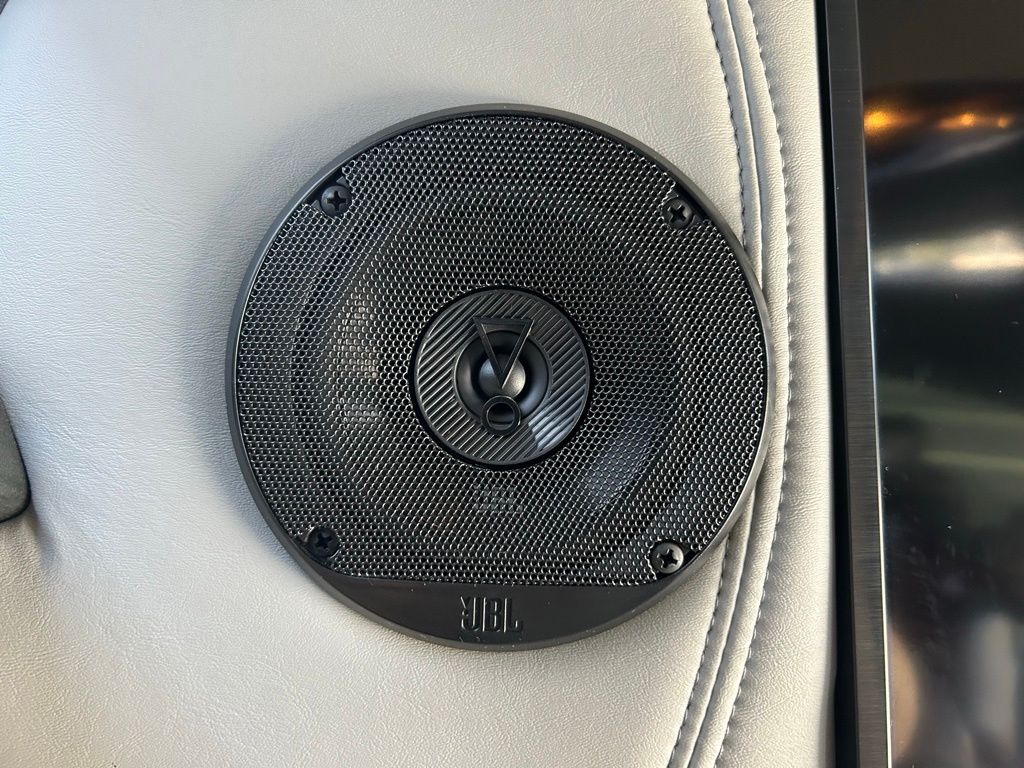 2021 Chevrolet Express LS photo 29