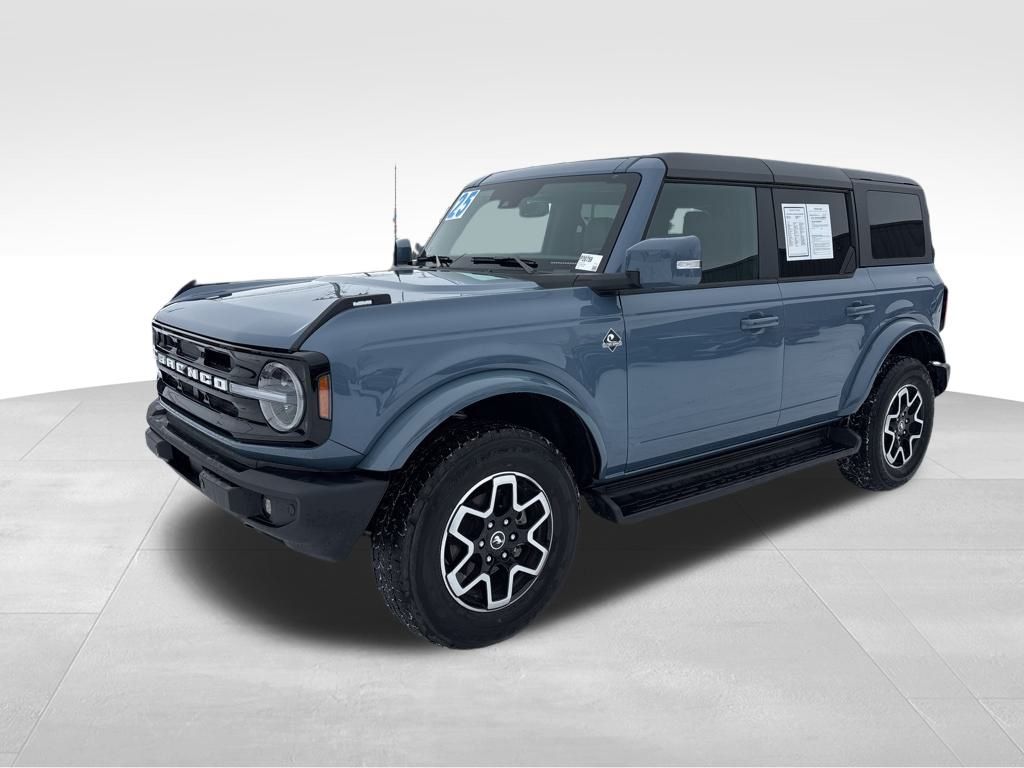 2025 Ford Bronco 4-Door Outer Banks's photo
