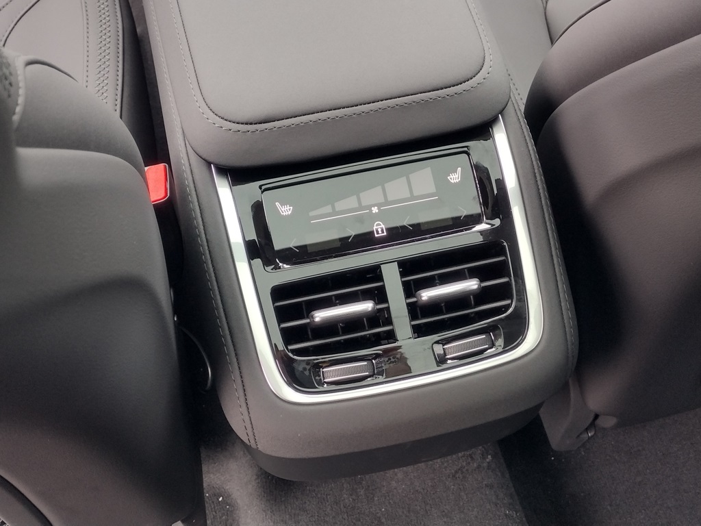 2026 VOLVO XC90 - Image 19