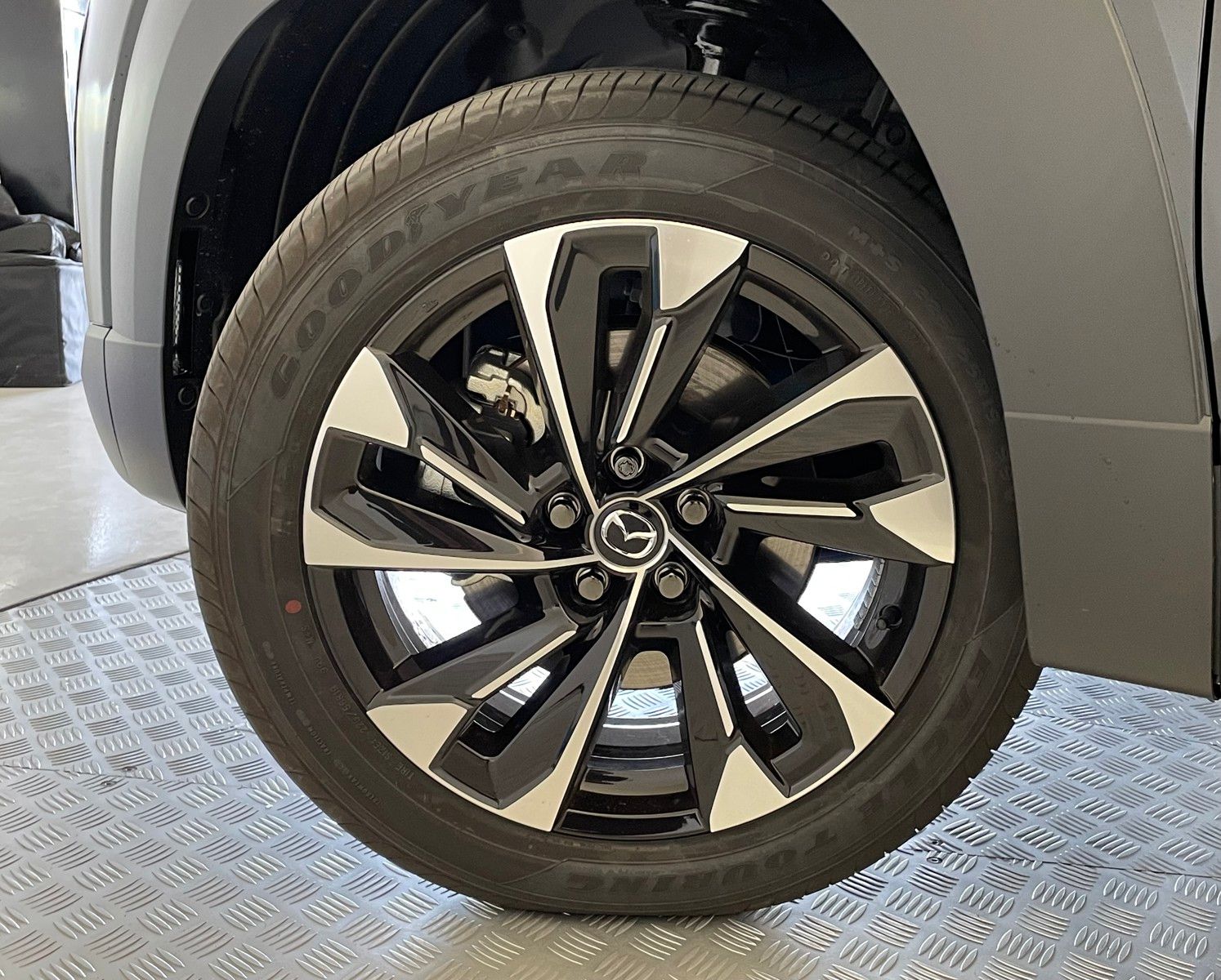 2025 Mazda CX-50 Premium Plus photo 9