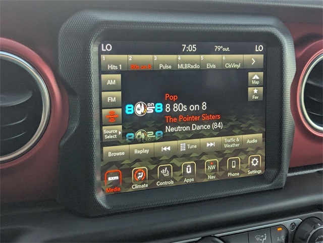 2021 Jeep Gladiator Rubicon photo 17