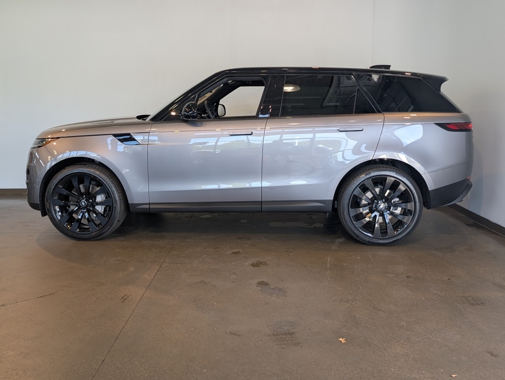 2025 Land Rover Range Rover Sport SE photo 2