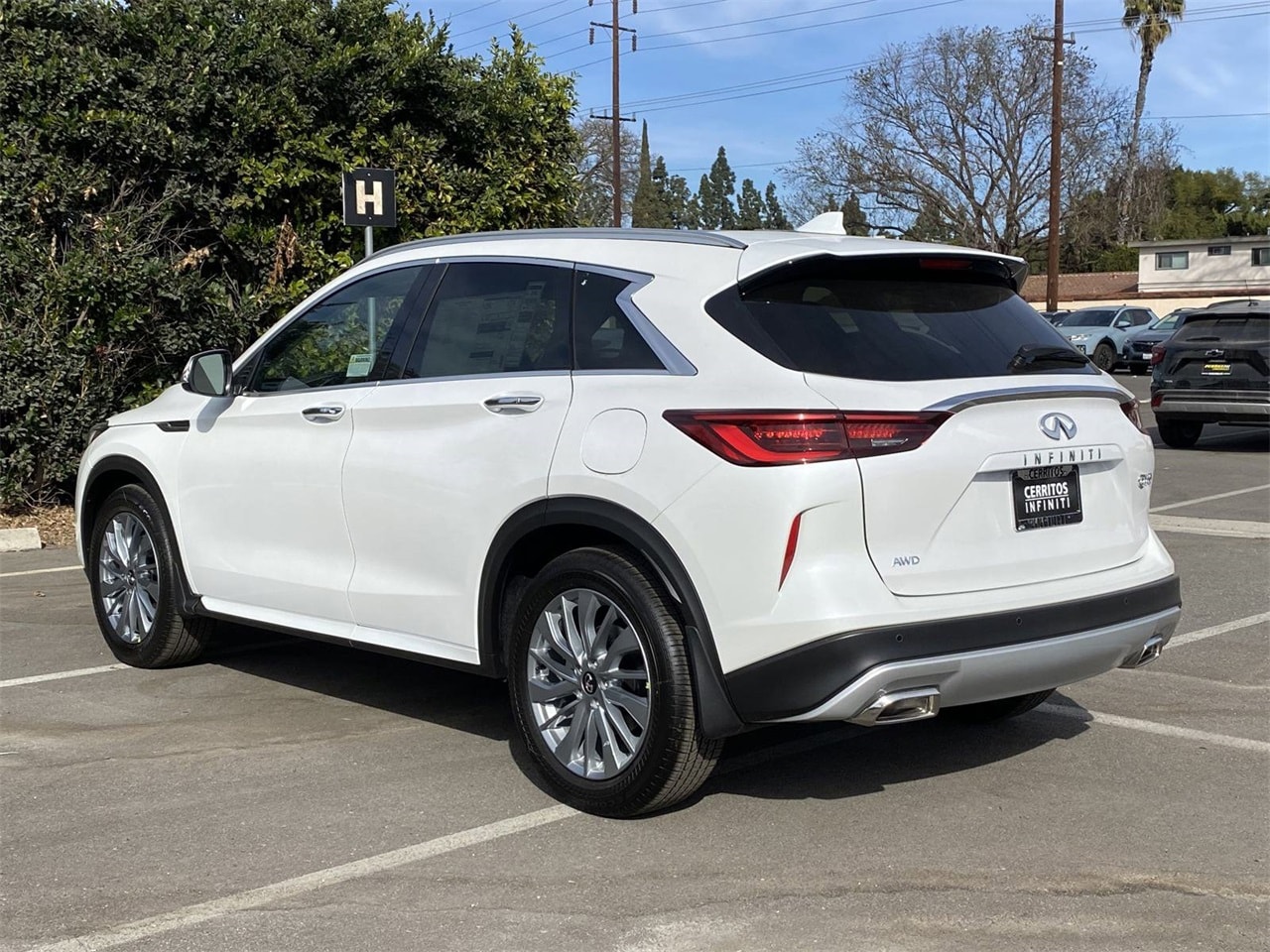 2025 Infiniti QX50 Luxe photo 4