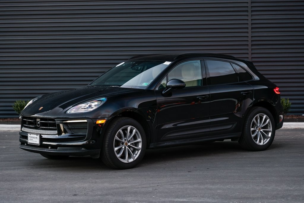 2025 Porsche Macan's photo