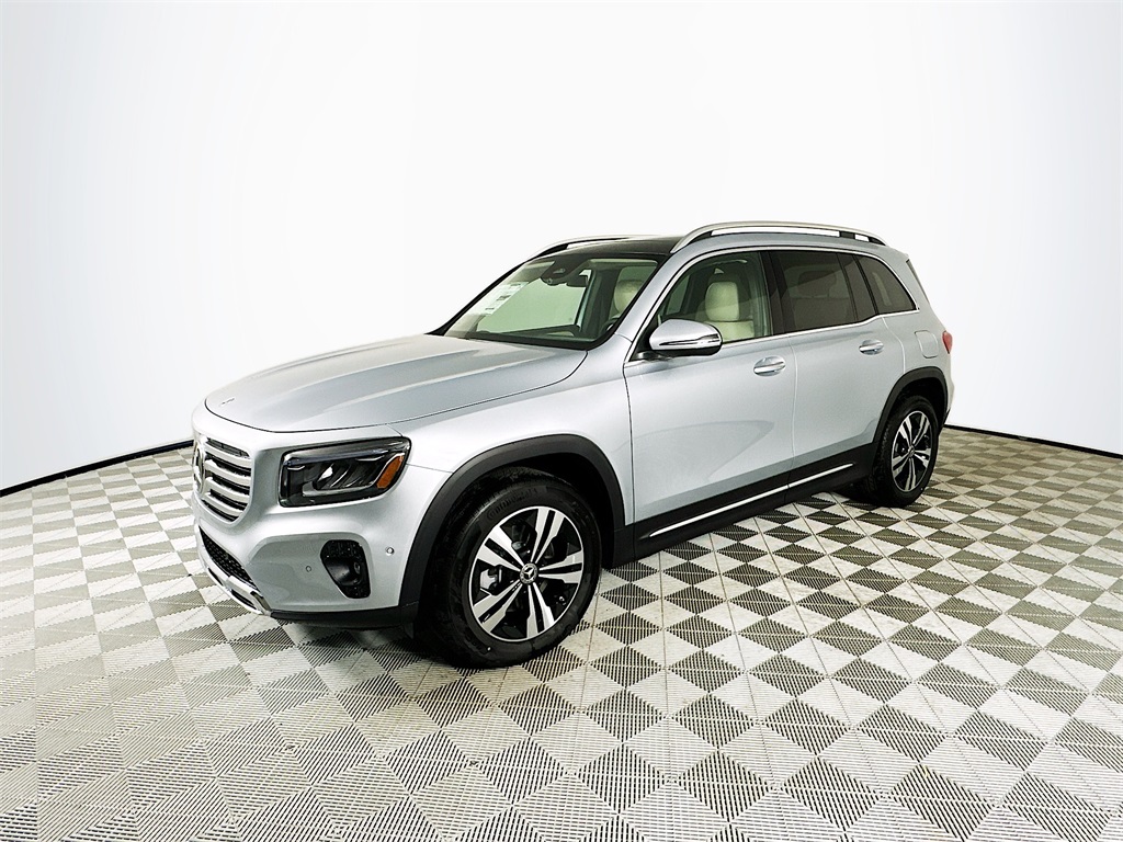 2025 Mercedes Benz GLB 250 photo 3