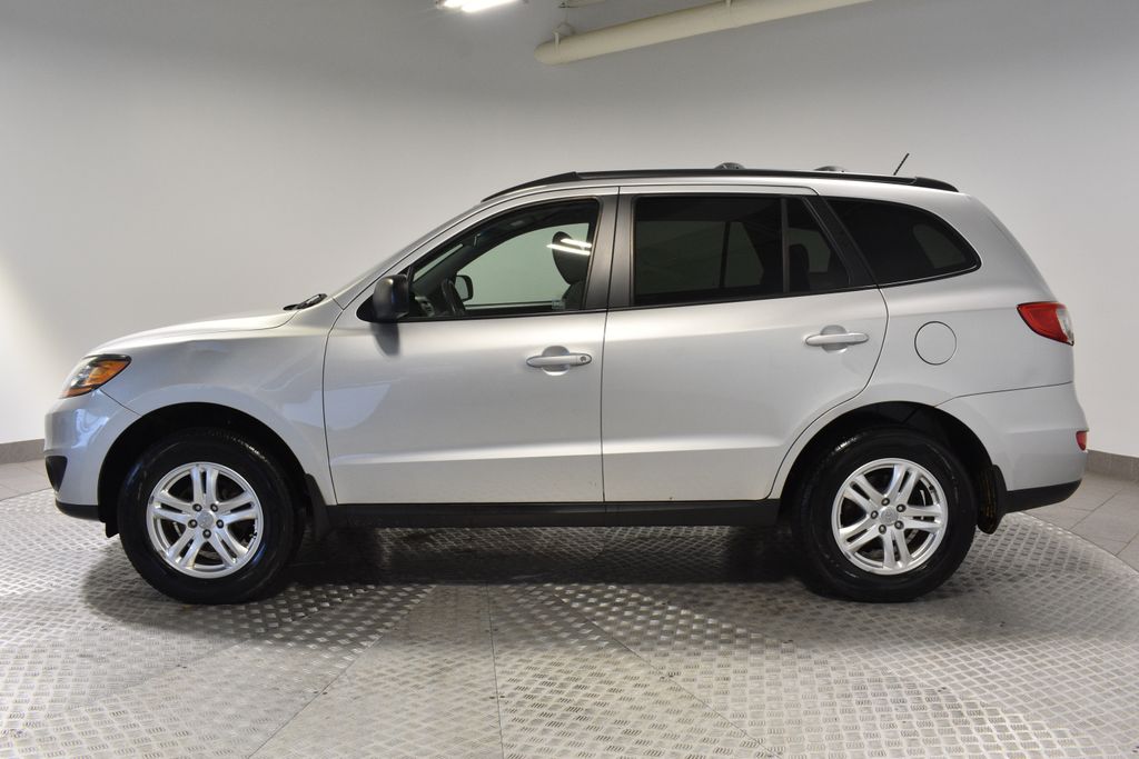 2011 Hyundai Santa Fe GLS Sport photo 2
