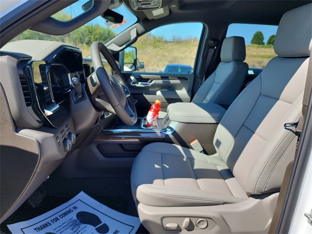 2025 Chevrolet Silverado 2500HD LT photo 17