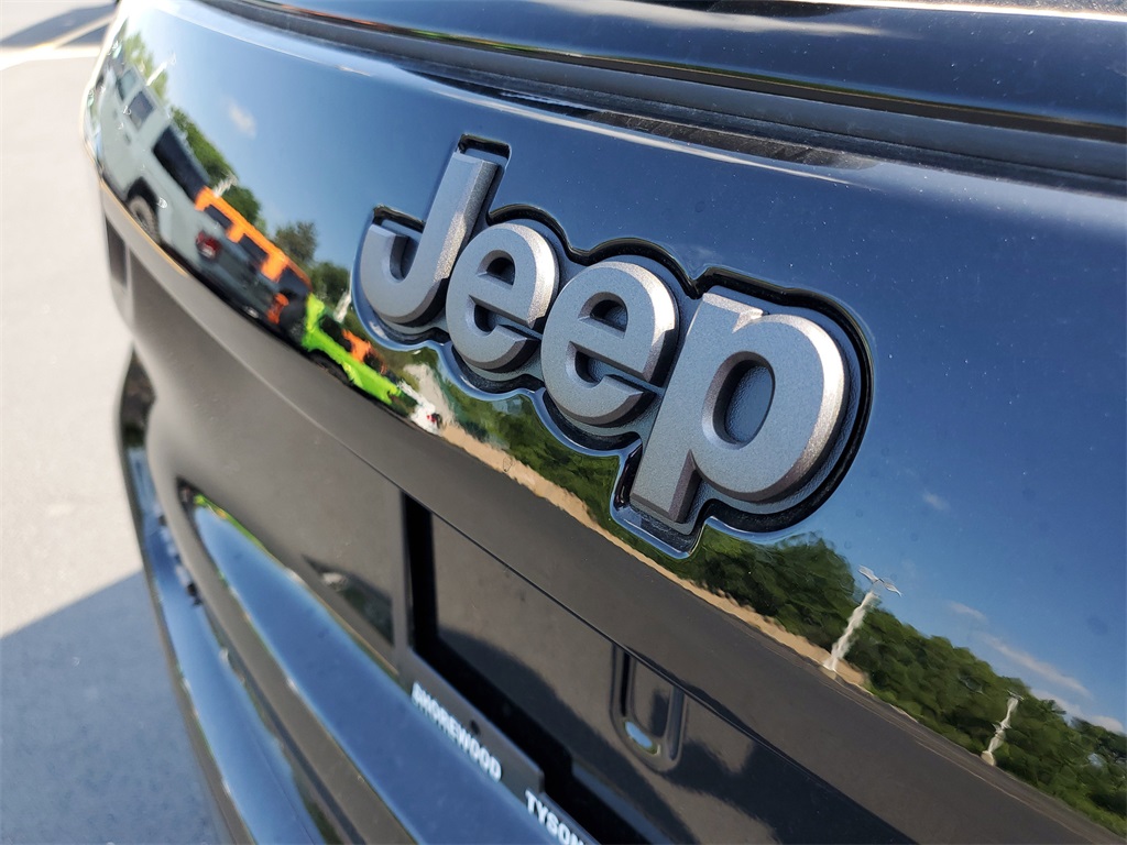 2025 Jeep Compass Latitude photo 3