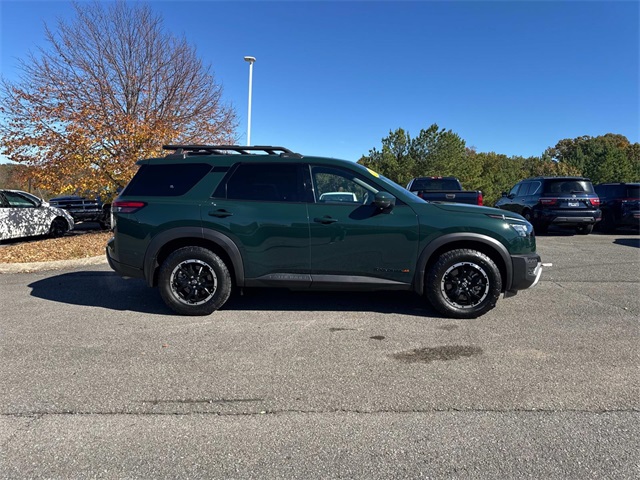 2025 Nissan Pathfinder Rock Creek photo 2