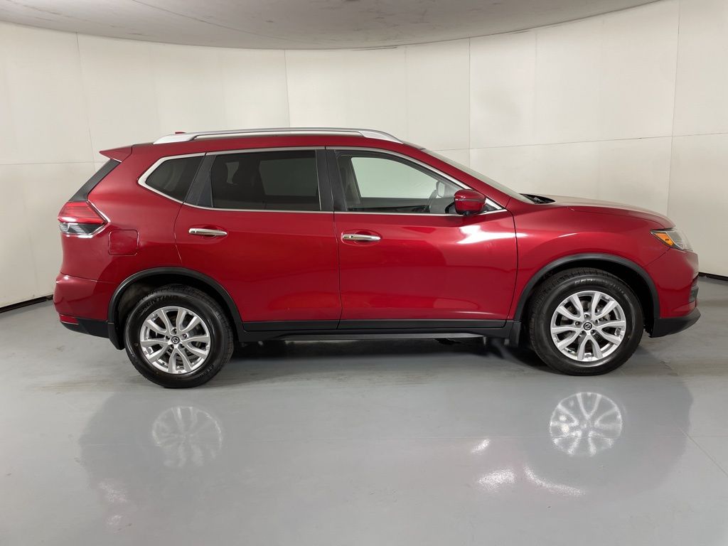 2017 Nissan Rogue SV AWD photo 9