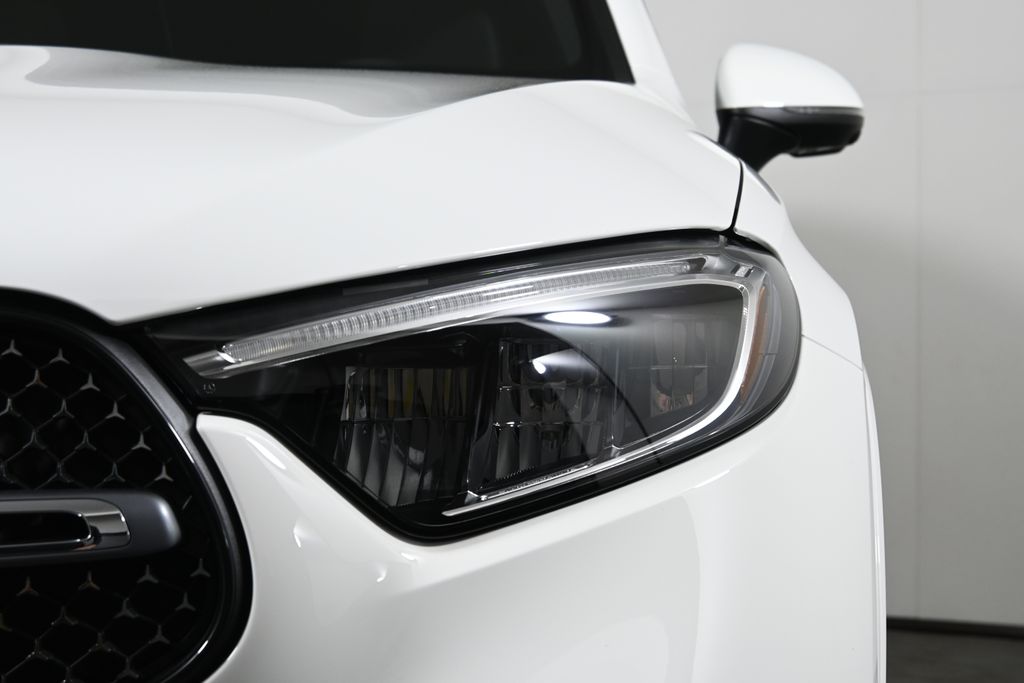 2025 Mercedes Benz GLC 300 4MATIC photo 9