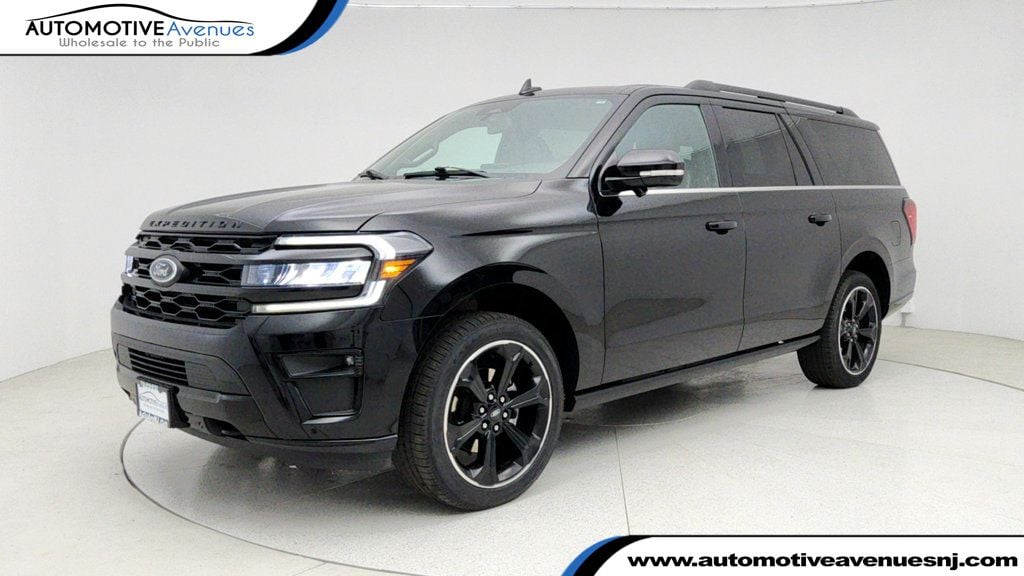 2022 Ford Expedition Limited's photo