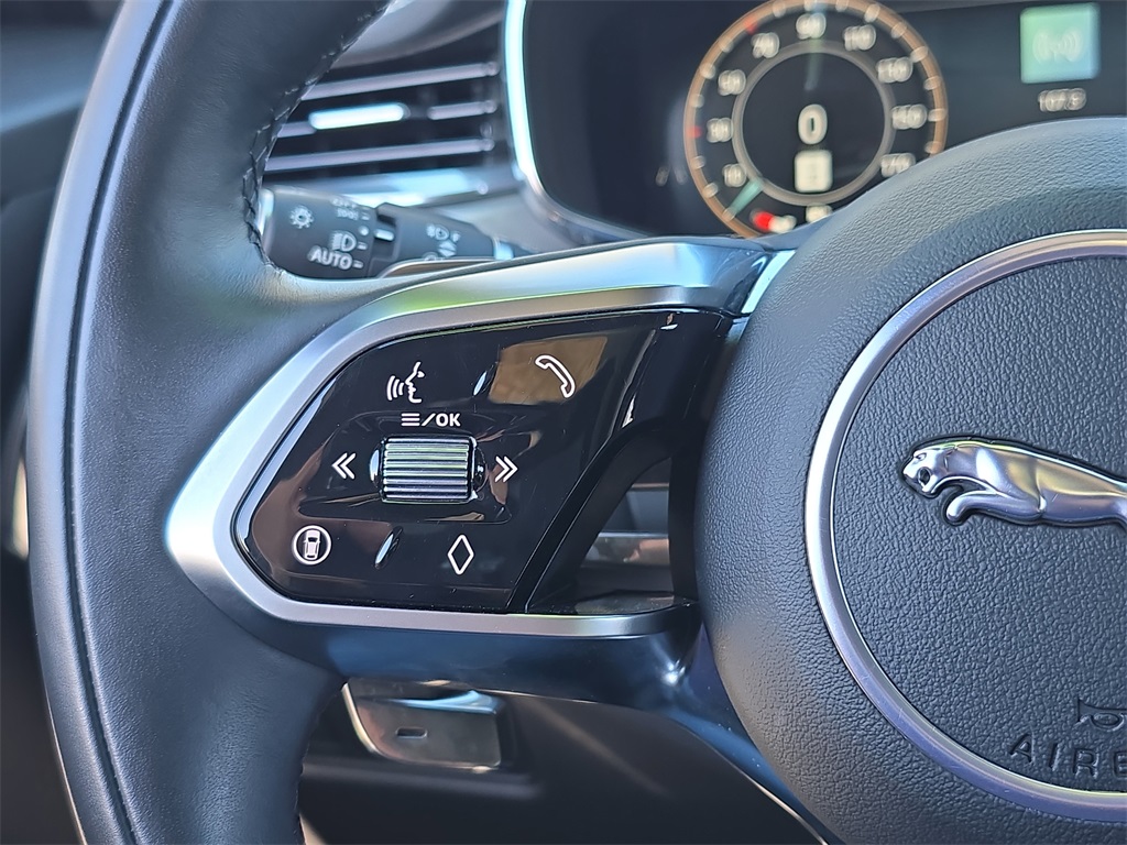 2025 Jaguar F-PACE P400 R-Dynamic S photo 17