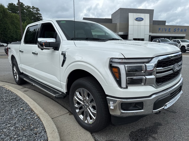 2025 Ford F-150 Lariat photo 2