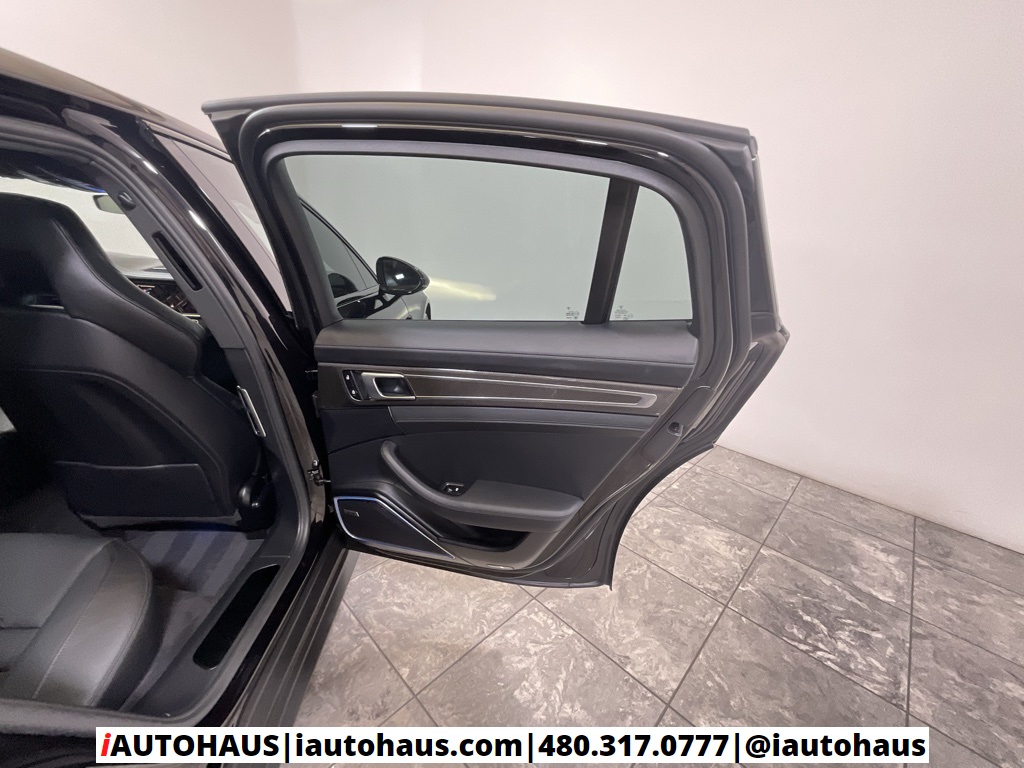 2022 Porsche Panamera Platinum photo 36