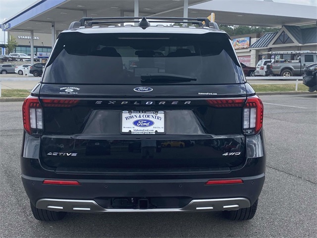 2025 Ford Explorer photo 4