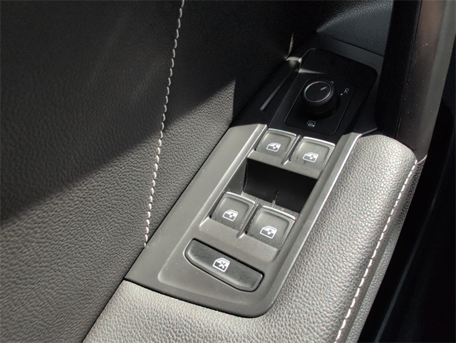 2023 Volkswagen Tiguan SE photo 30