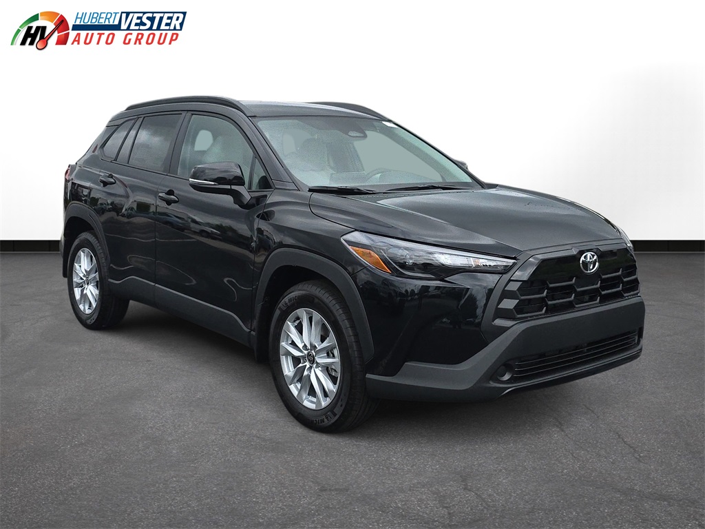 2026 Toyota Corolla Cross LE photo 3