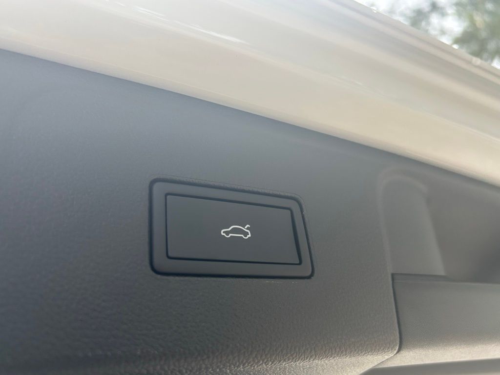 2026 Volkswagen Atlas SE Technology photo 33