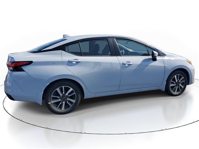 2025 Nissan Versa SV photo 4