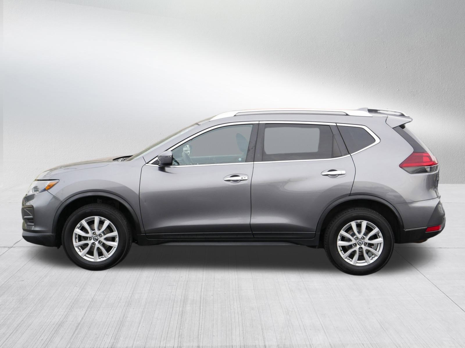 2019 Nissan Rogue SV photo 4