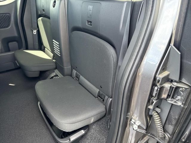 2025 Nissan Frontier SV photo 16