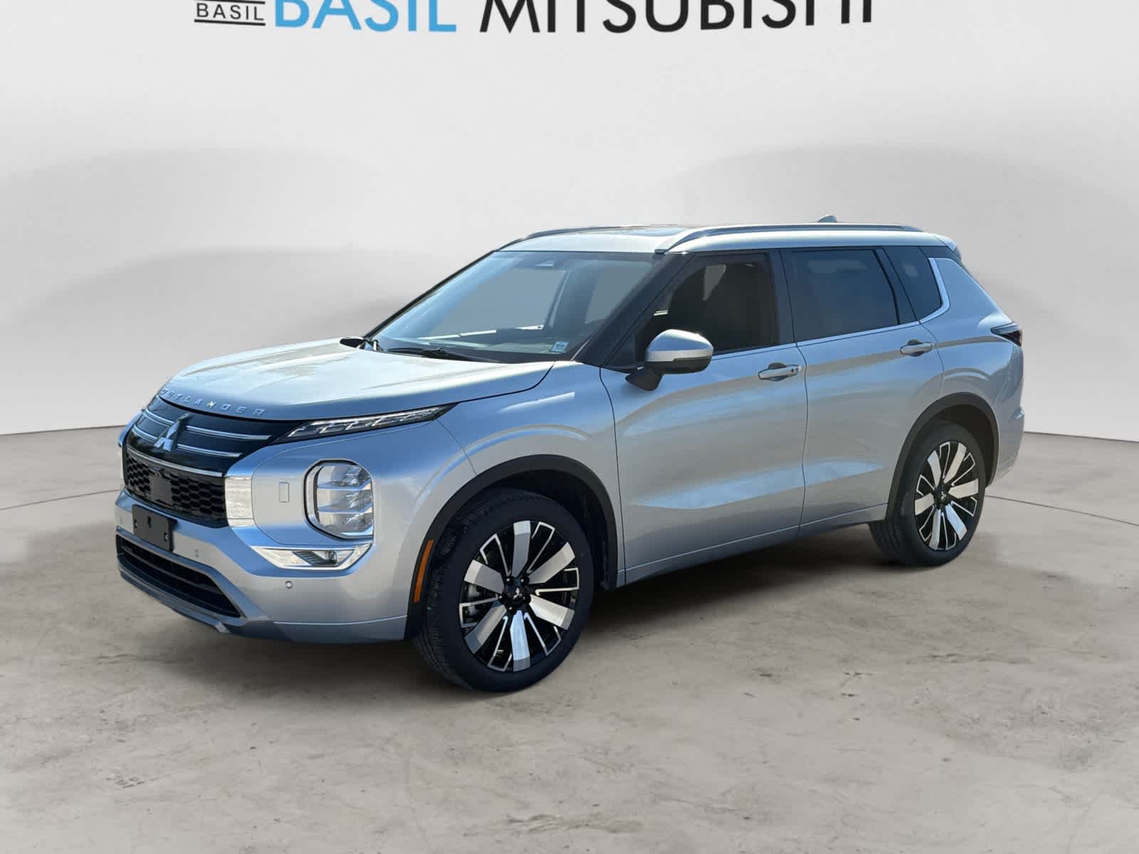 2025 Mitsubishi Outlander SEL's photo