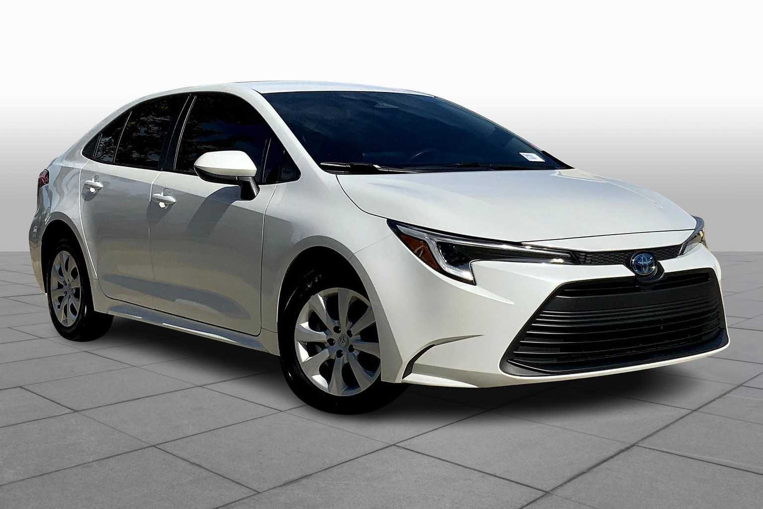 2024 Toyota Corolla Hybrid LE photo 2