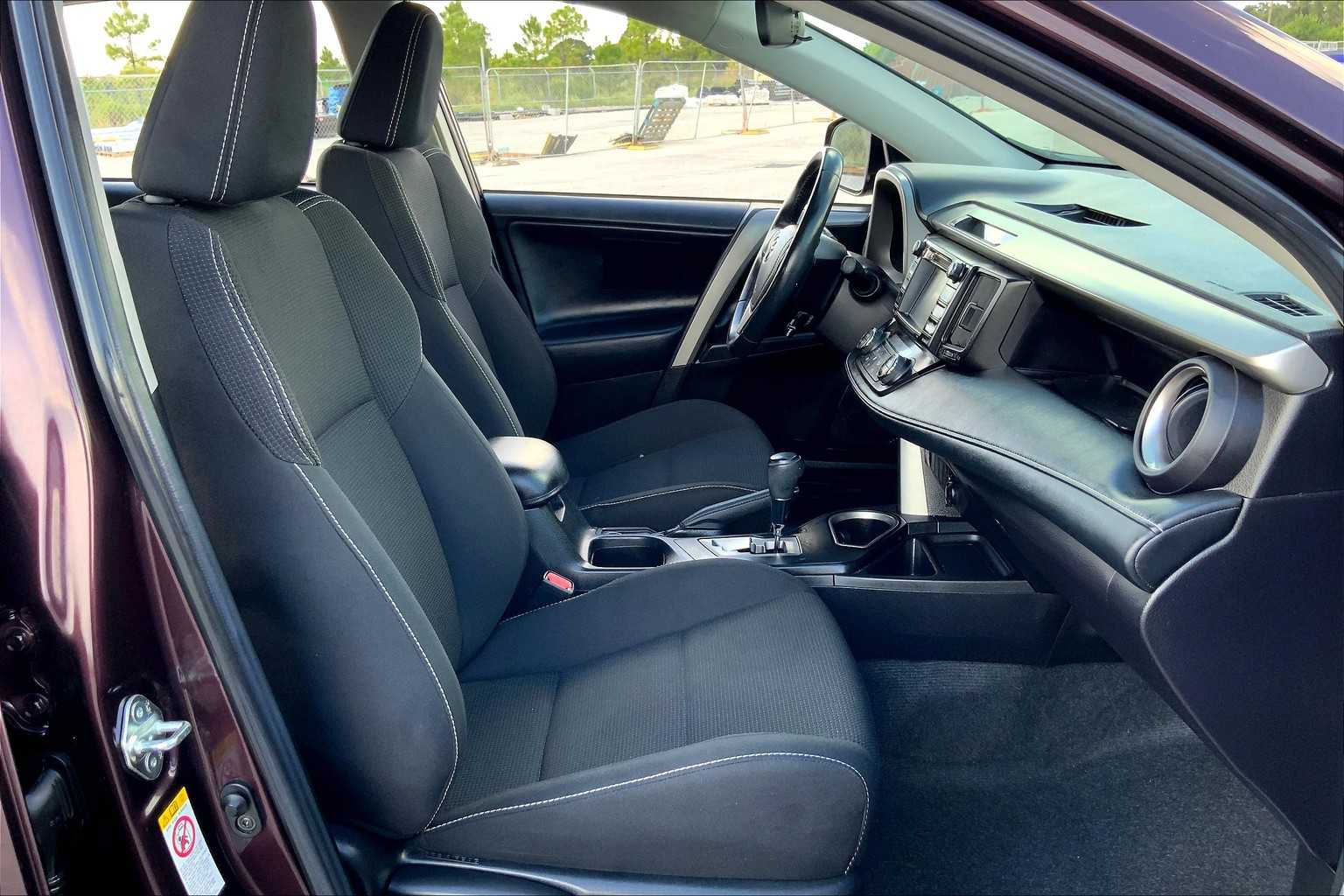 2018 Toyota RAV4 XLE photo 8