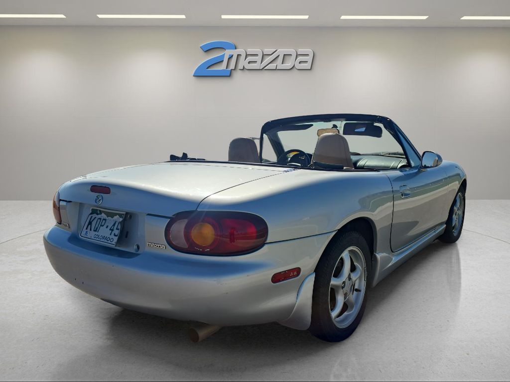2000 Mazda MX-5 Miata Miata Base photo 16