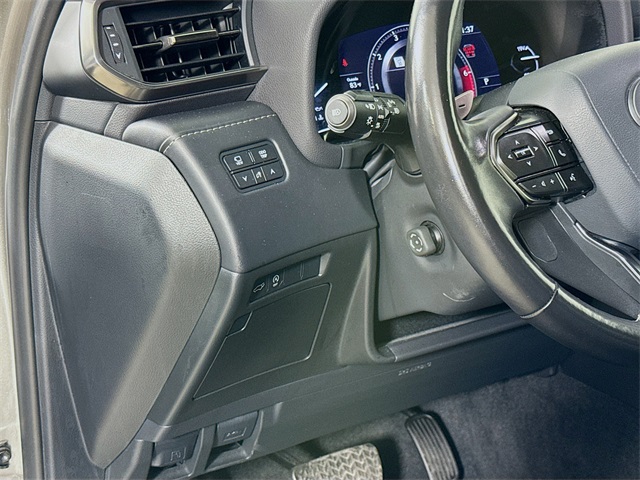 2023 Lexus LX 600 Premium photo 7