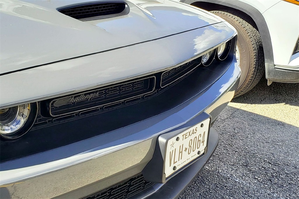 2023 Dodge Challenger R/T photo 3
