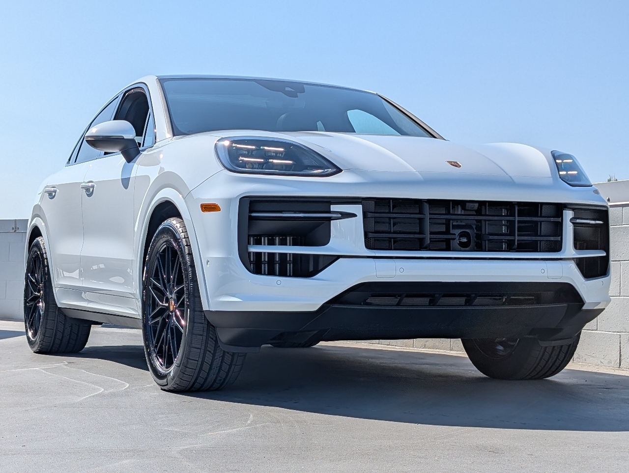 2025 Porsche Cayenne photo 25