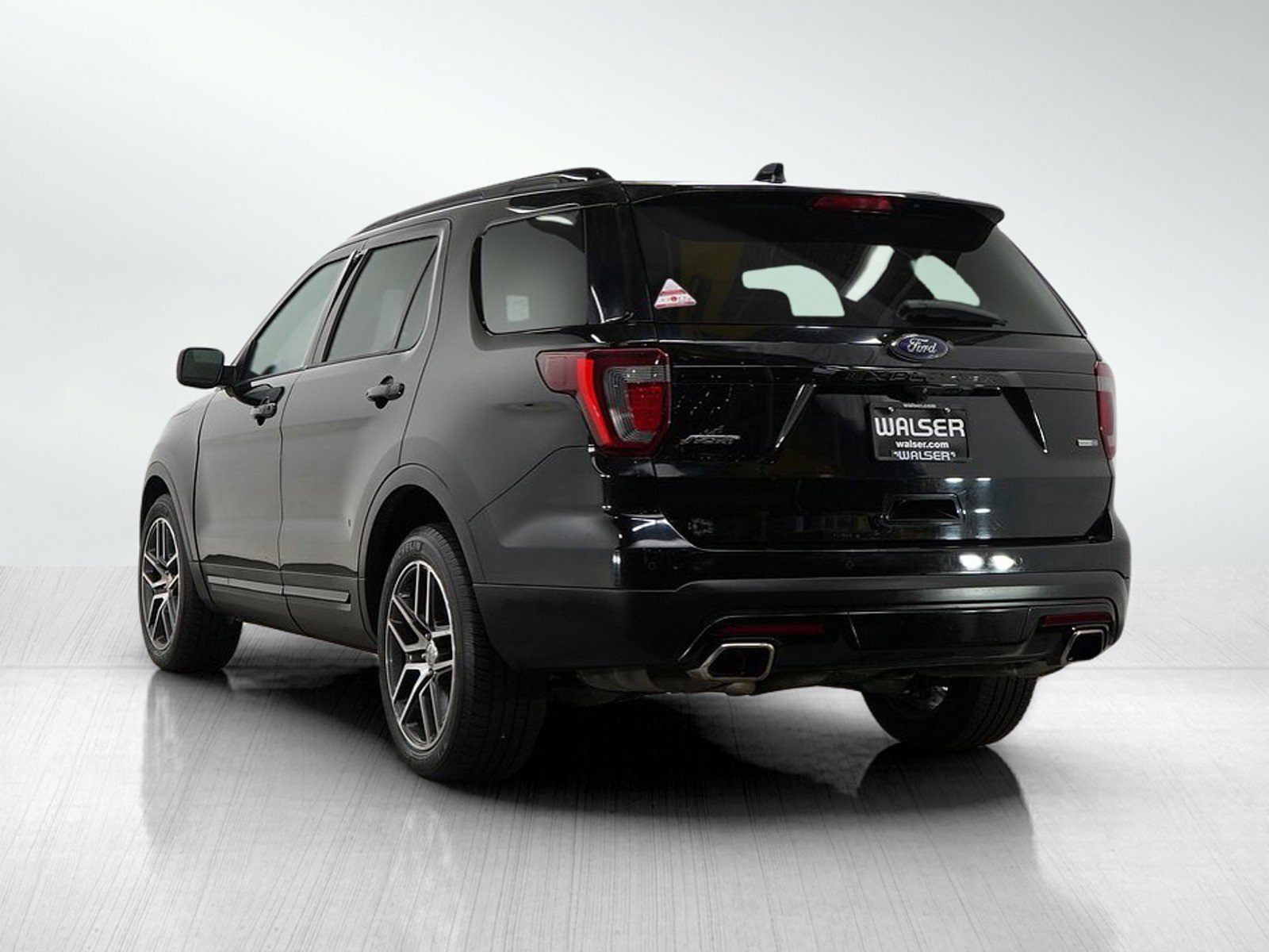 2017 Ford Explorer Sport photo 3