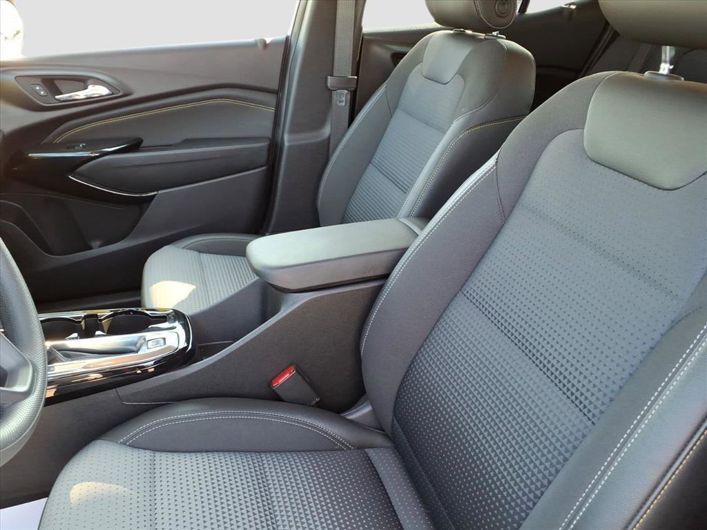 2025 Chevrolet Trax LT photo 11