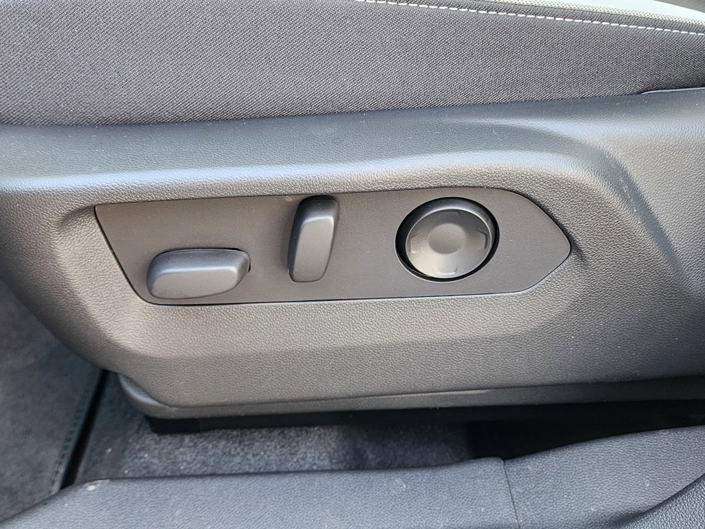 2025 Buick Envision Sport Touring photo 14