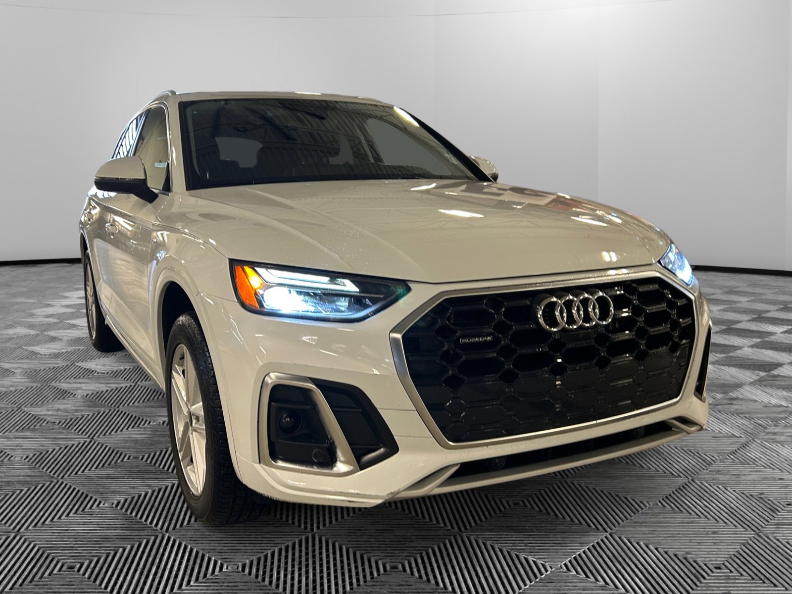 2024 Audi Q5 Premium Plus's photo