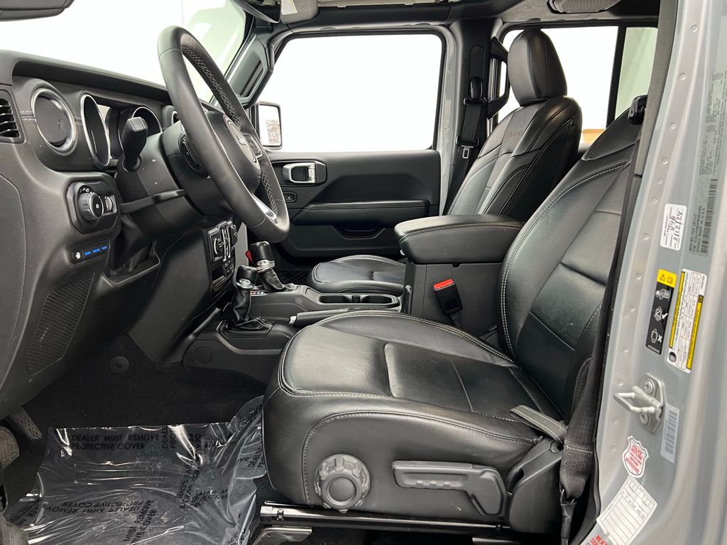 2023 Jeep Wrangler Sahara 4xe photo 8