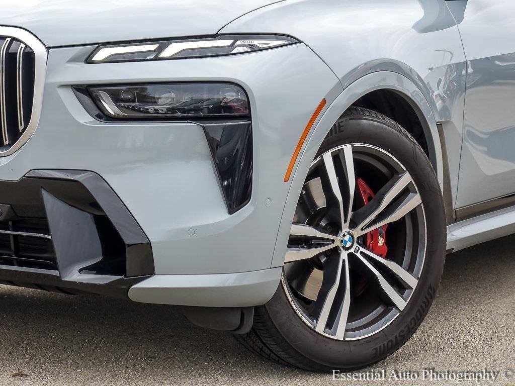 2023 BMW X7 - Image 3