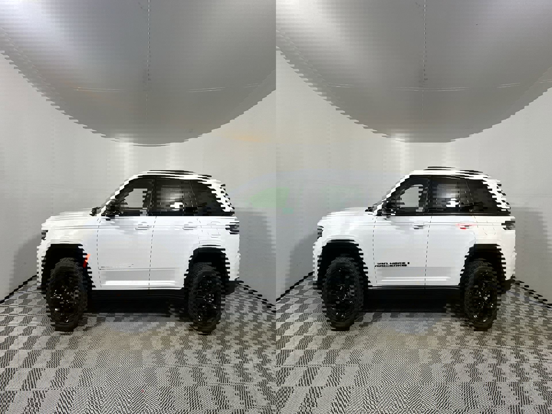 2025 Jeep Grand Cherokee Limited photo 4