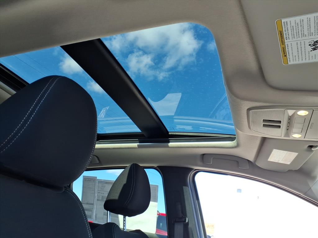 2026 Nissan Kicks SV photo 4