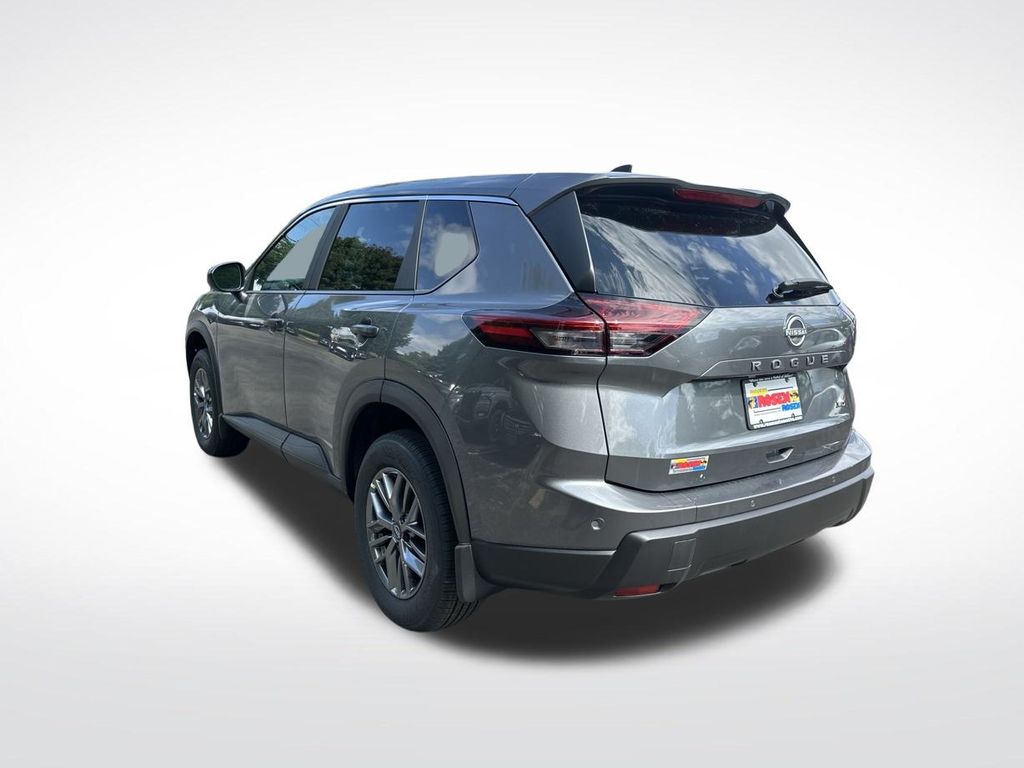 2026 Nissan Rogue S photo 3