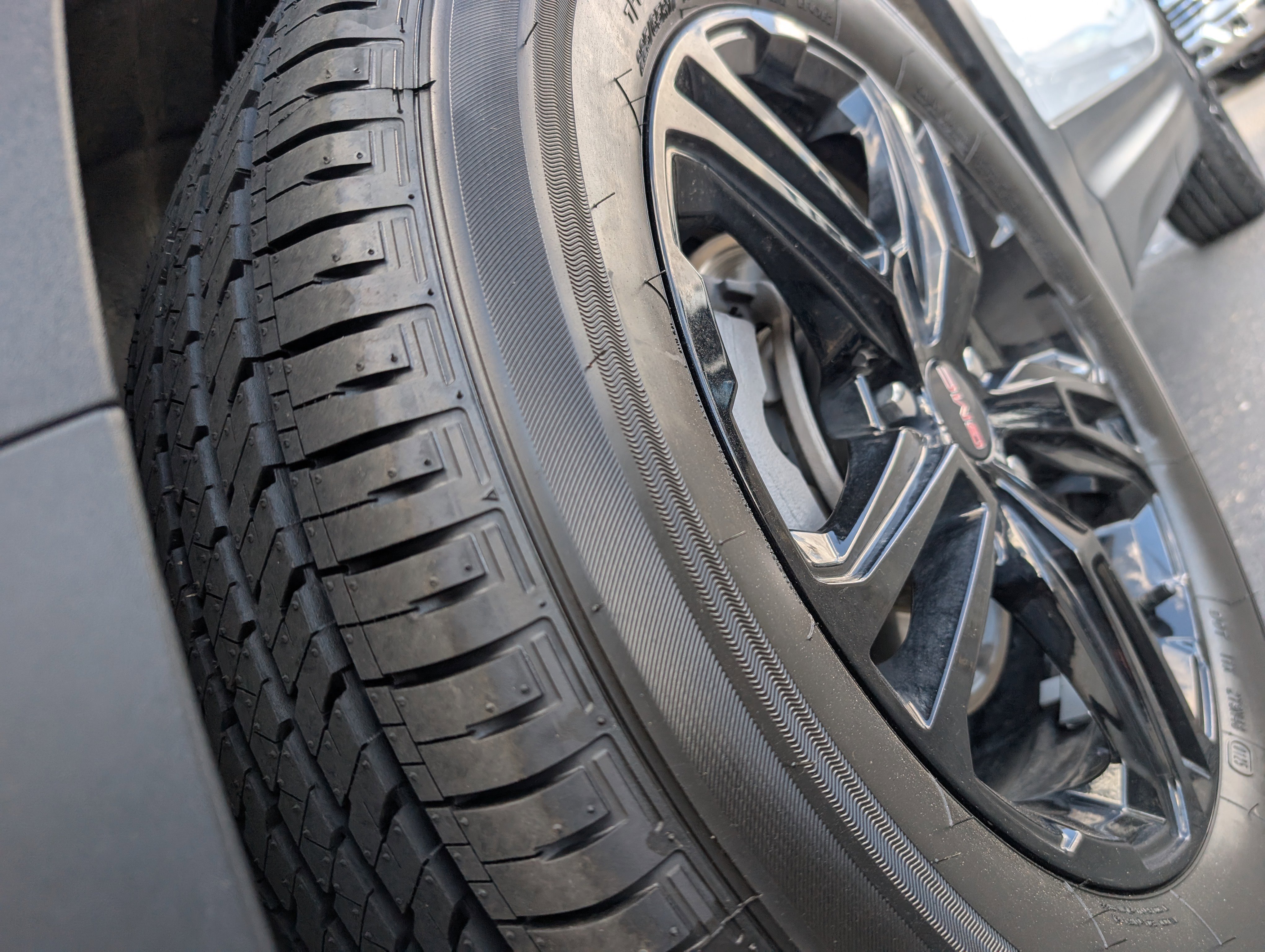 Used 2023 Summit White GMC AT4 image 9